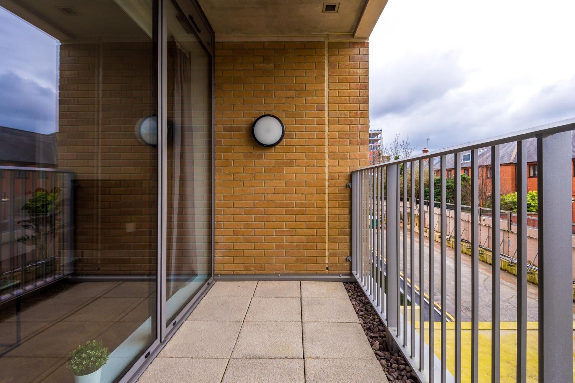 Hilltop Serviced Apartments - Ancoats Manchester Exterior photo